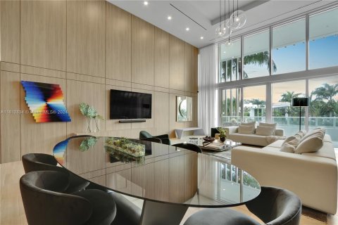 Condominio en venta en Miami Beach, Florida, 2 dormitorios, 248.42 m2 № 1238997 - foto 9