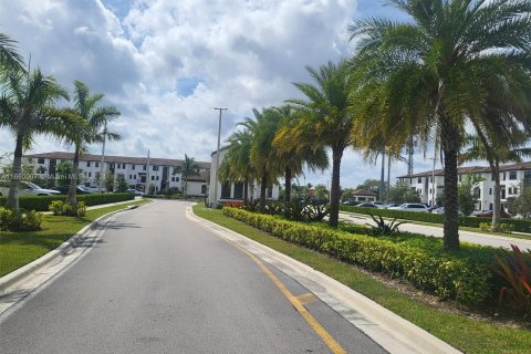 Villa ou maison à louer à Miami, Floride: 3 chambres, 138.05 m2 № 1365576 - photo 2