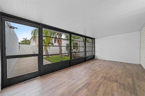 Copropriété à vendre à Tampa, Floride: 2 chambres, 111.48 m2 № 1399388 - photo 21