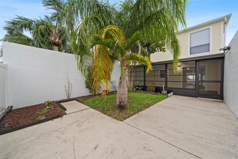 Copropriété à vendre à Tampa, Floride: 2 chambres, 111.48 m2 № 1399388 - photo 3