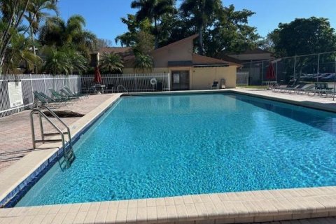 Townhouse in Plantation, Florida 3 bedrooms, 173.26 sq.m. № 1102113 - photo 3