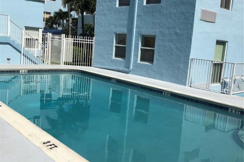 Condo in Hollywood, Florida, 1 bedroom  № 1282046 - photo 11