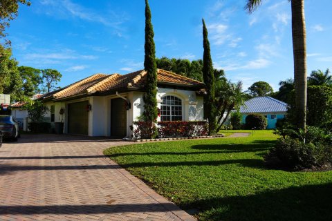 Villa ou maison à vendre à Palm City, Floride: 5 chambres, 384.99 m2 № 833075 - photo 12