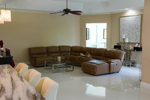House in Palm City, Florida 5 bedrooms, 384.99 sq.m. № 833075 - photo 14