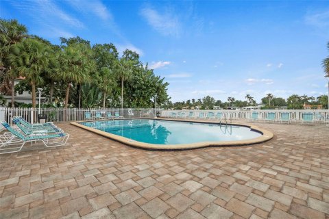 Condominio en venta en North Bay Village, Florida, 49.33 m2 № 859851 - foto 21