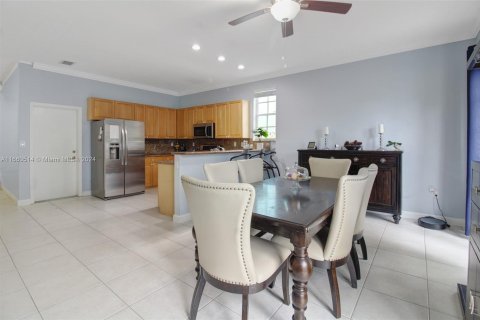 Casa en venta en Miami, Florida, 4 dormitorios, 180.69 m2 № 1365747 - foto 13