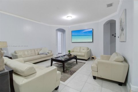 Villa ou maison à vendre à Miami, Floride: 4 chambres, 180.69 m2 № 1365747 - photo 8