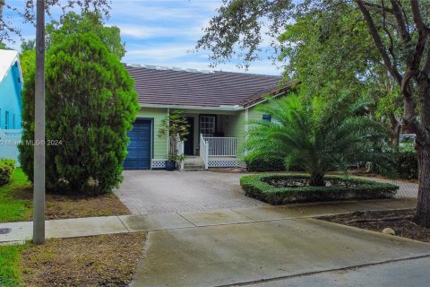 Villa ou maison à vendre à Miami, Floride: 4 chambres, 180.69 m2 № 1365747 - photo 2