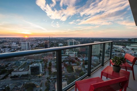 Condo in Miami, Florida, 1 bedroom  № 369975 - photo 9