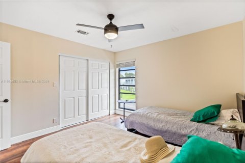 Condo in Pembroke Pines, Florida, 2 bedrooms  № 965231 - photo 10