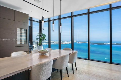 Condo in Miami, Florida, 5 bedrooms  № 965234 - photo 16