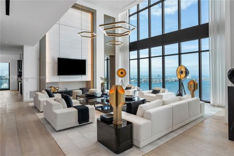 Condo in Miami, Florida, 5 bedrooms  № 965234 - photo 6