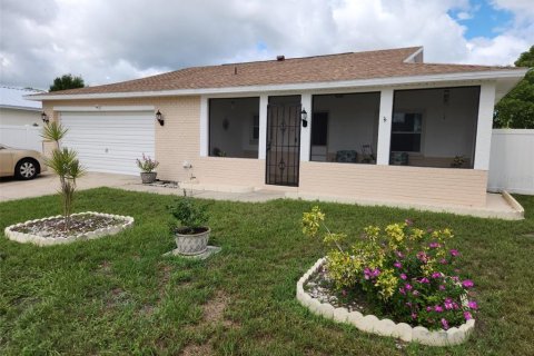 House in Kissimmee, Florida 3 bedrooms, 141.49 sq.m. № 1308593 - photo 1