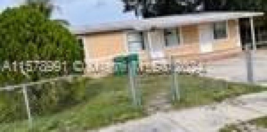 House in Miami Gardens, Florida 3 bedrooms, 130.06 sq.m. № 1151353