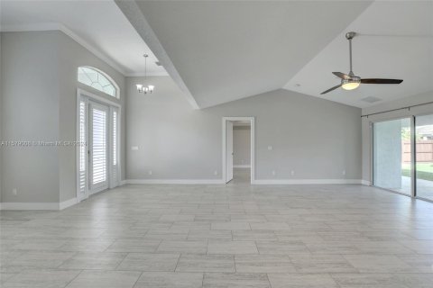 Casa en venta en Port St. Lucie, Florida, 4 dormitorios, 203.27 m2 № 1151355 - foto 5