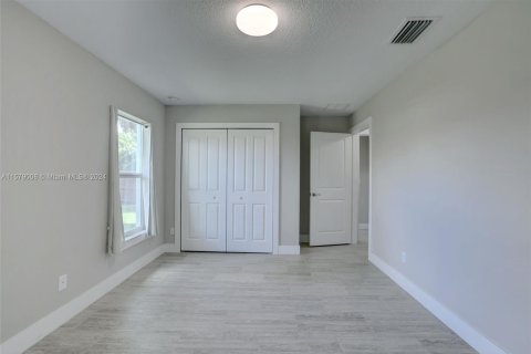 Casa en venta en Port St. Lucie, Florida, 4 dormitorios, 203.27 m2 № 1151355 - foto 22