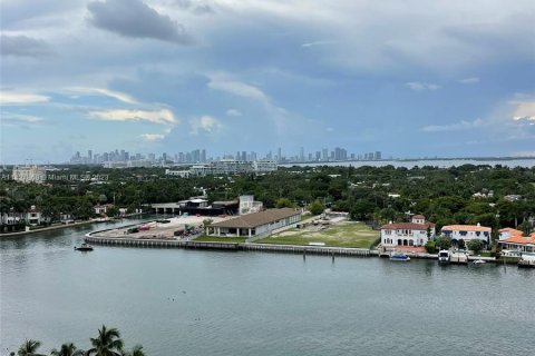 Condo in Miami Beach, Florida, 2 bedrooms  № 642311 - photo 4