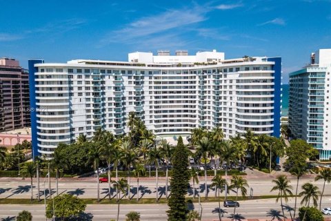 Condo in Miami Beach, Florida, 2 bedrooms  № 642311 - photo 30