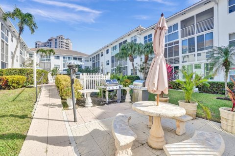 Condominio en venta en Lauderdale-by-the-Sea, Florida, 2 dormitorios, 85.47 m2 № 945462 - foto 11