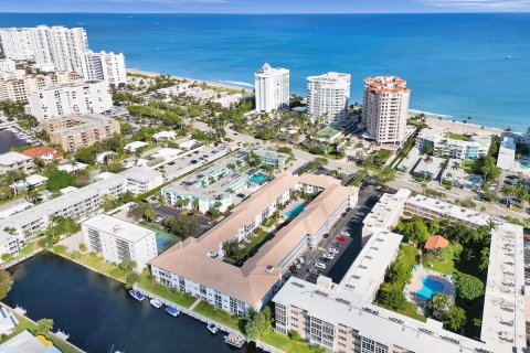 Condominio en venta en Lauderdale-by-the-Sea, Florida, 2 dormitorios, 85.47 m2 № 945462 - foto 5