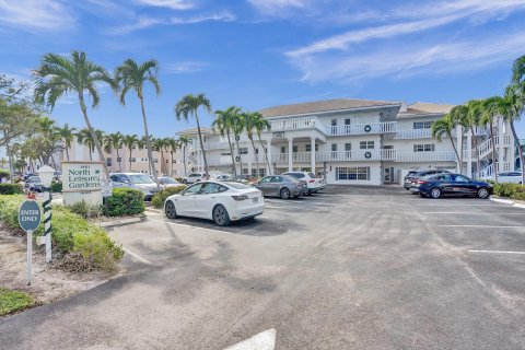 Condominio en venta en Lauderdale-by-the-Sea, Florida, 2 dormitorios, 85.47 m2 № 945462 - foto 2