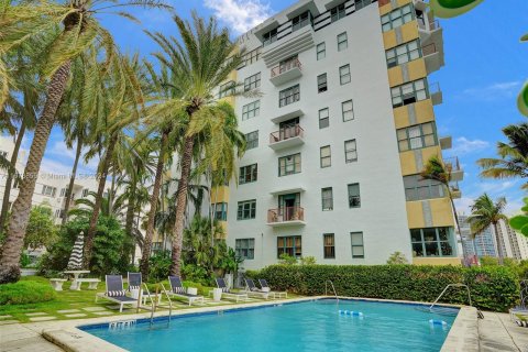 Condo in Miami Beach, Florida, 2 bedrooms  № 1410516 - photo 21