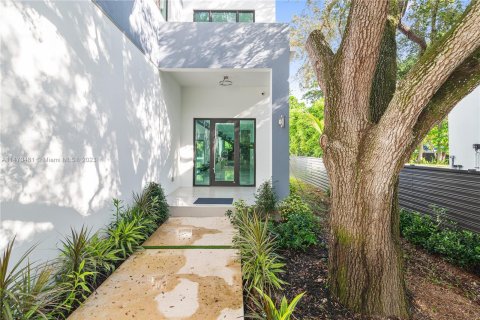 Casa en venta en Fort Lauderdale, Florida, 5 dormitorios № 782211 - foto 7