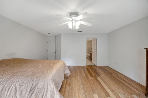 Townhouse in Tampa, Florida 3 bedrooms, 192.4 sq.m. № 1364737 - photo 24