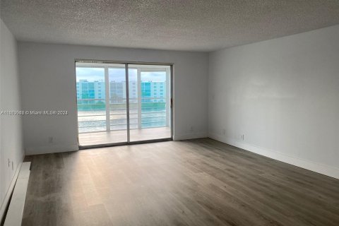 Copropriété à vendre à Dania Beach, Floride: 2 chambres, 110.55 m2 № 1365597 - photo 10