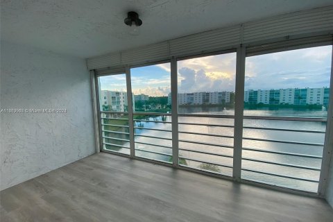 Copropriété à vendre à Dania Beach, Floride: 2 chambres, 110.55 m2 № 1365597 - photo 14