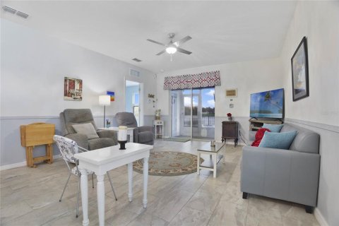 Casa en venta en New Smyrna Beach, Florida, 3 dormitorios, 153.38 m2 № 1394175 - foto 18