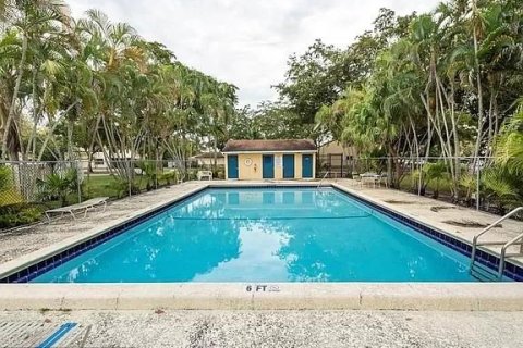 Casa en venta en Lauderhill, Florida, 2 dormitorios, 98.01 m2 № 1101251 - foto 1