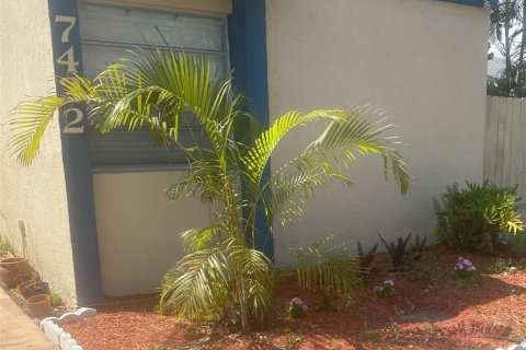 House in Lauderhill, Florida 2 bedrooms, 98.01 sq.m. № 1101251 - photo 9