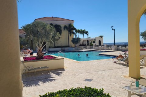 Townhouse in West Palm Beach, Florida 1 bedroom, 99.5 sq.m. № 1160364 - photo 7