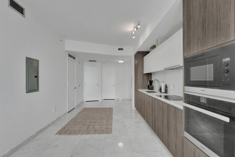 Condo in Miami, Florida, 1 bedroom  № 1102016 - photo 8