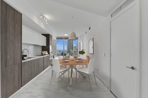 Condominio en venta en Miami, Florida, 1 dormitorio, 73.39 m2 № 1102016 - foto 11