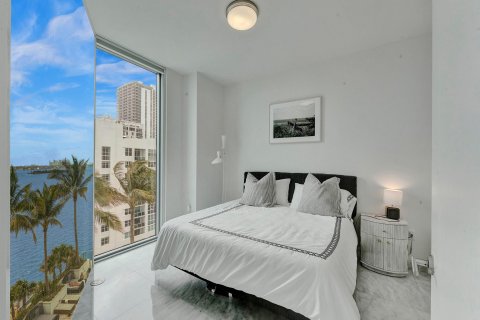 Condo in Miami, Florida, 1 bedroom  № 1102016 - photo 5