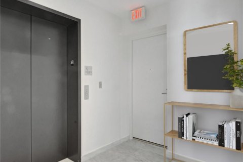 Condo in Miami, Florida, 1 bedroom  № 1102016 - photo 13