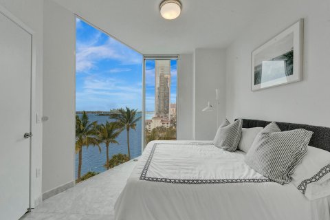 Condo in Miami, Florida, 1 bedroom  № 1102016 - photo 6