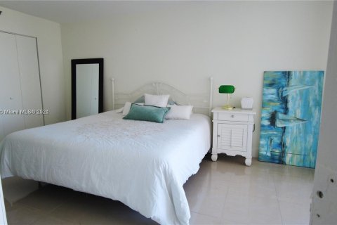 Condominio en alquiler en North Bay Village, Florida, 2 dormitorios, 95.69 m2 № 1101907 - foto 19