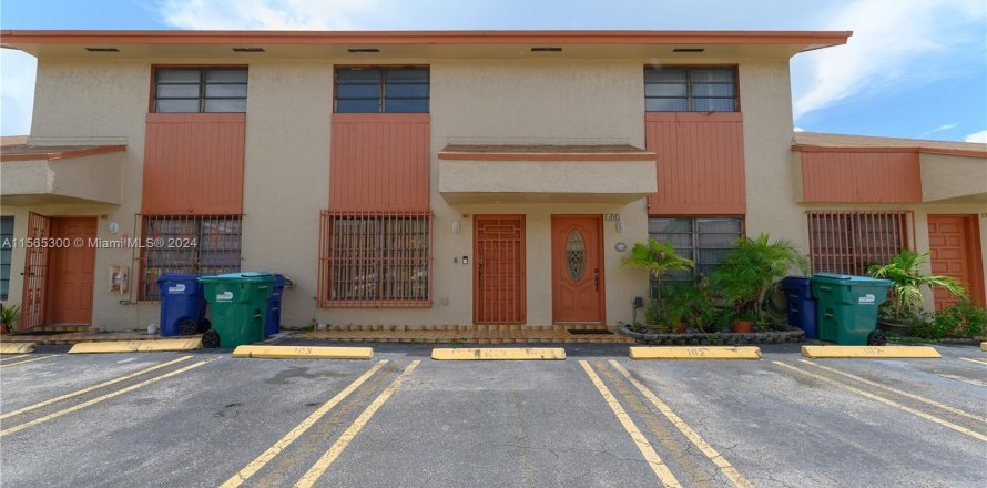 Кондоминиум с 2 спальнями в Суитуотер, Флорида № 1101623