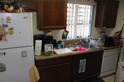 Condo in Leesburg, Florida, 2 bedrooms  № 1244138 - photo 11