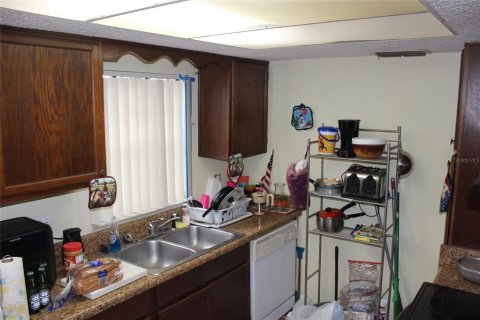 Condo in Leesburg, Florida, 2 bedrooms  № 1244138 - photo 8