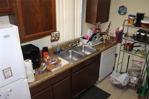 Condo in Leesburg, Florida, 2 bedrooms  № 1244138 - photo 12