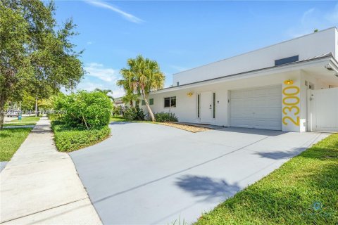 Casa en venta en Lighthouse Point, Florida, 5 dormitorios, 256.6 m2 № 1320735 - foto 2