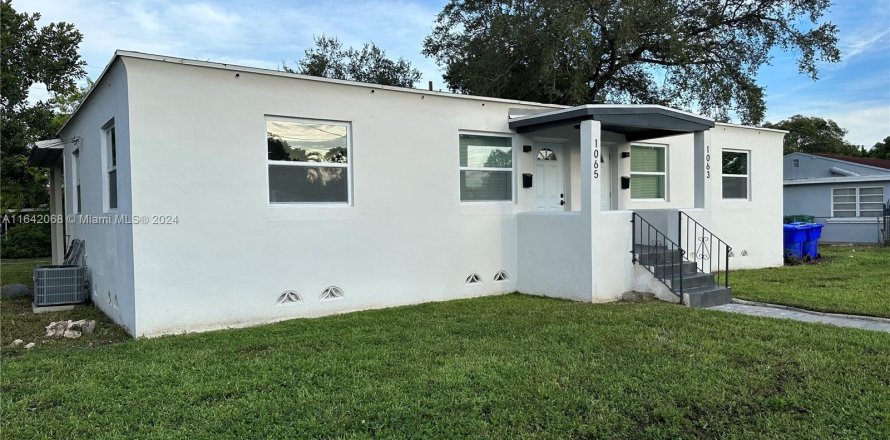 Immobilier commercial à Miami, Floride 175.03 m2 № 1320833