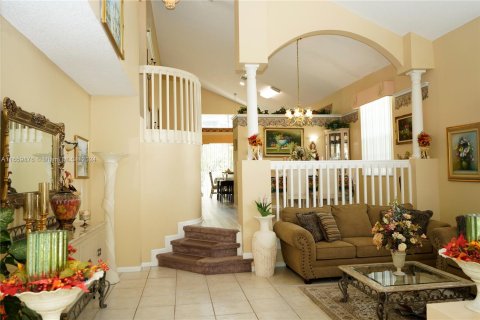 Villa ou maison à vendre à Pembroke Pines, Floride: 4 chambres, 254.55 m2 № 1365340 - photo 3