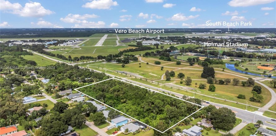 Terrain à Vero Beach, Floride № 1365313