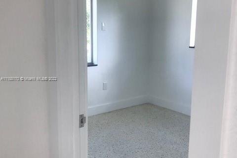 Commercial property in Miami, Florida № 5696 - photo 26