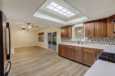 Villa ou maison à vendre à Kissimmee, Floride: 4 chambres, 229.84 m2 № 1122992 - photo 10